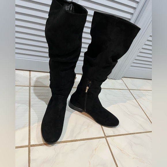 Women’s Boots with Side Zipper - Picture 1 of 7